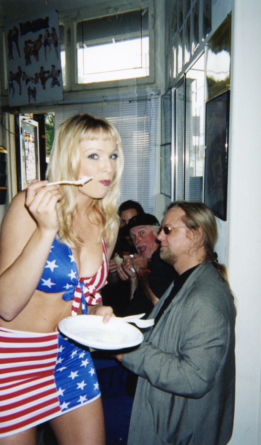 Lingerie Kickboxer Lunch