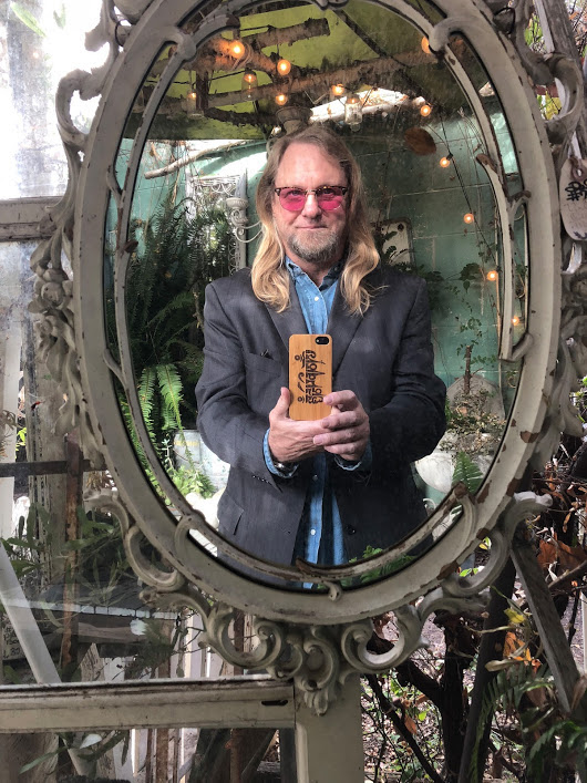  Selfie from the abyss. 