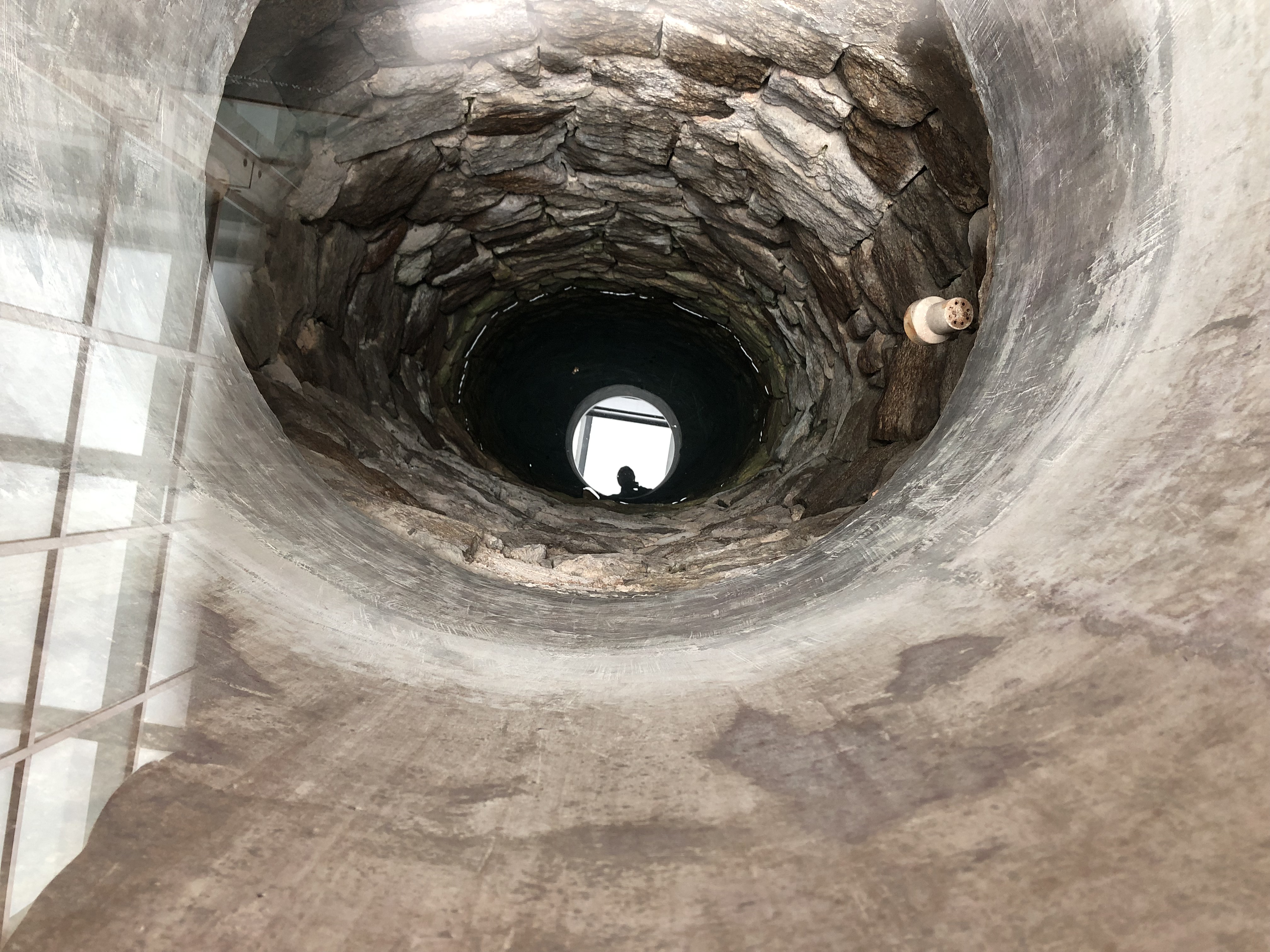  Looking down the wishing well in Macau. 1.2019. 